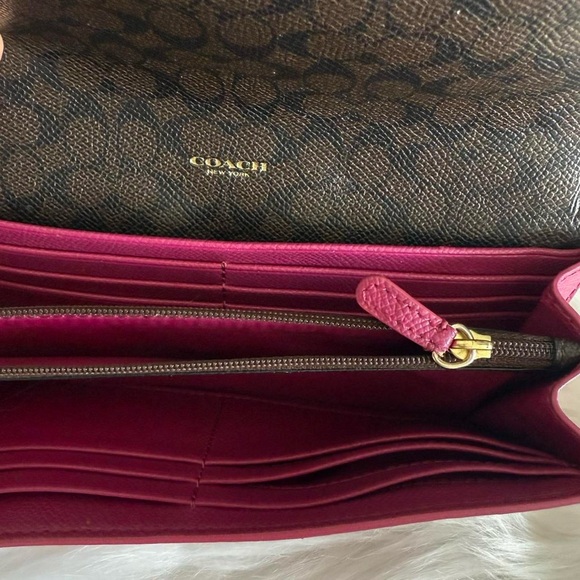 Coach Wallet - Picture 5 of 9
